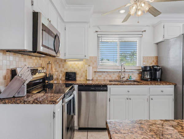 Discover a Great Retreat in Cape Coral - 3 Bedroom Home with Private Pool